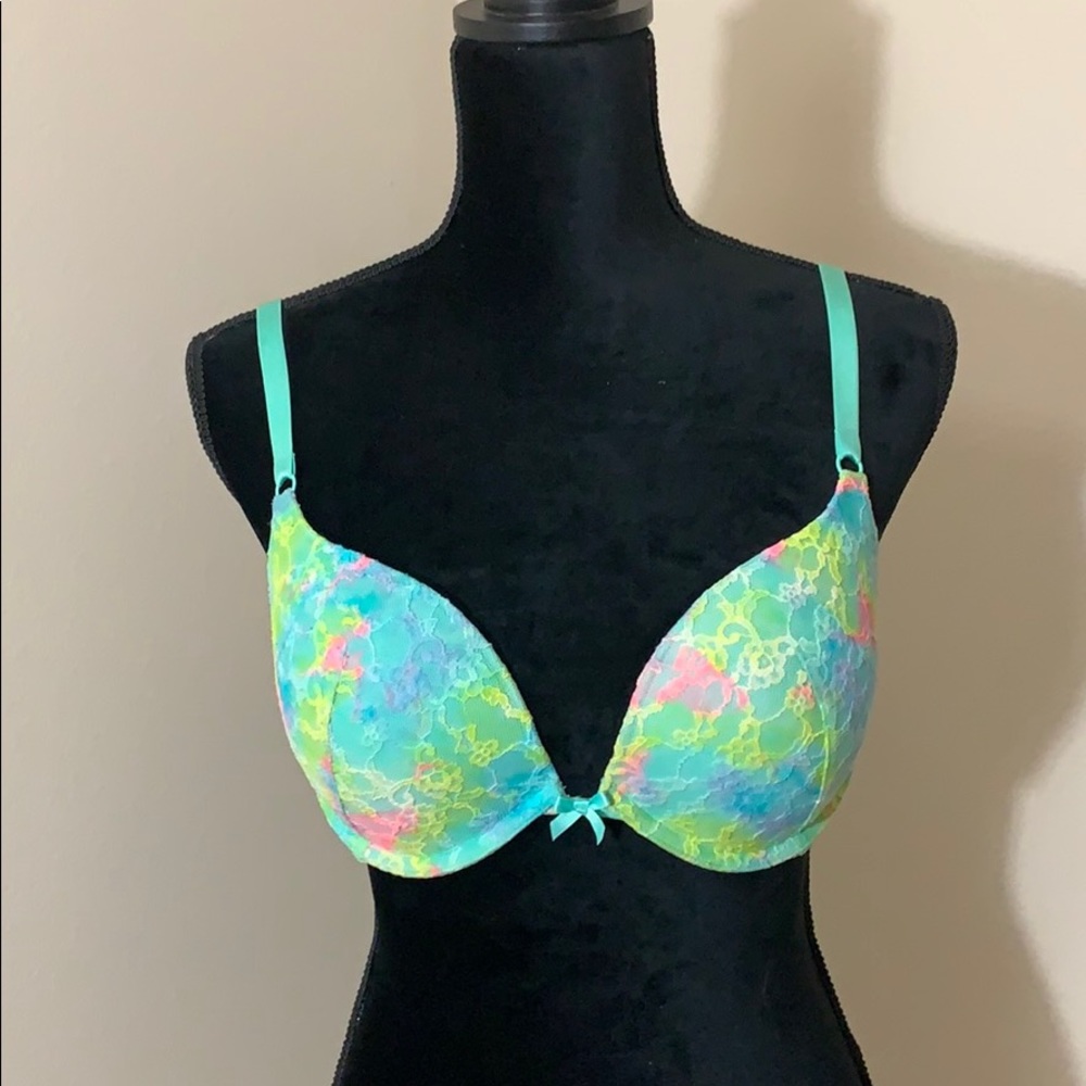 Victoria’s Secret Lacey Push-up Bra